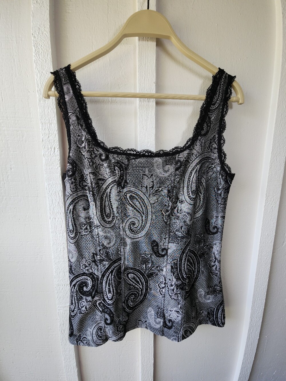 White House Black Market Black and Gray Paisley Lace-Trim Camisole Size Medium